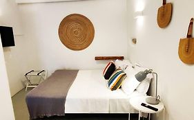 Bougainvillea Cave Suite - Old Town